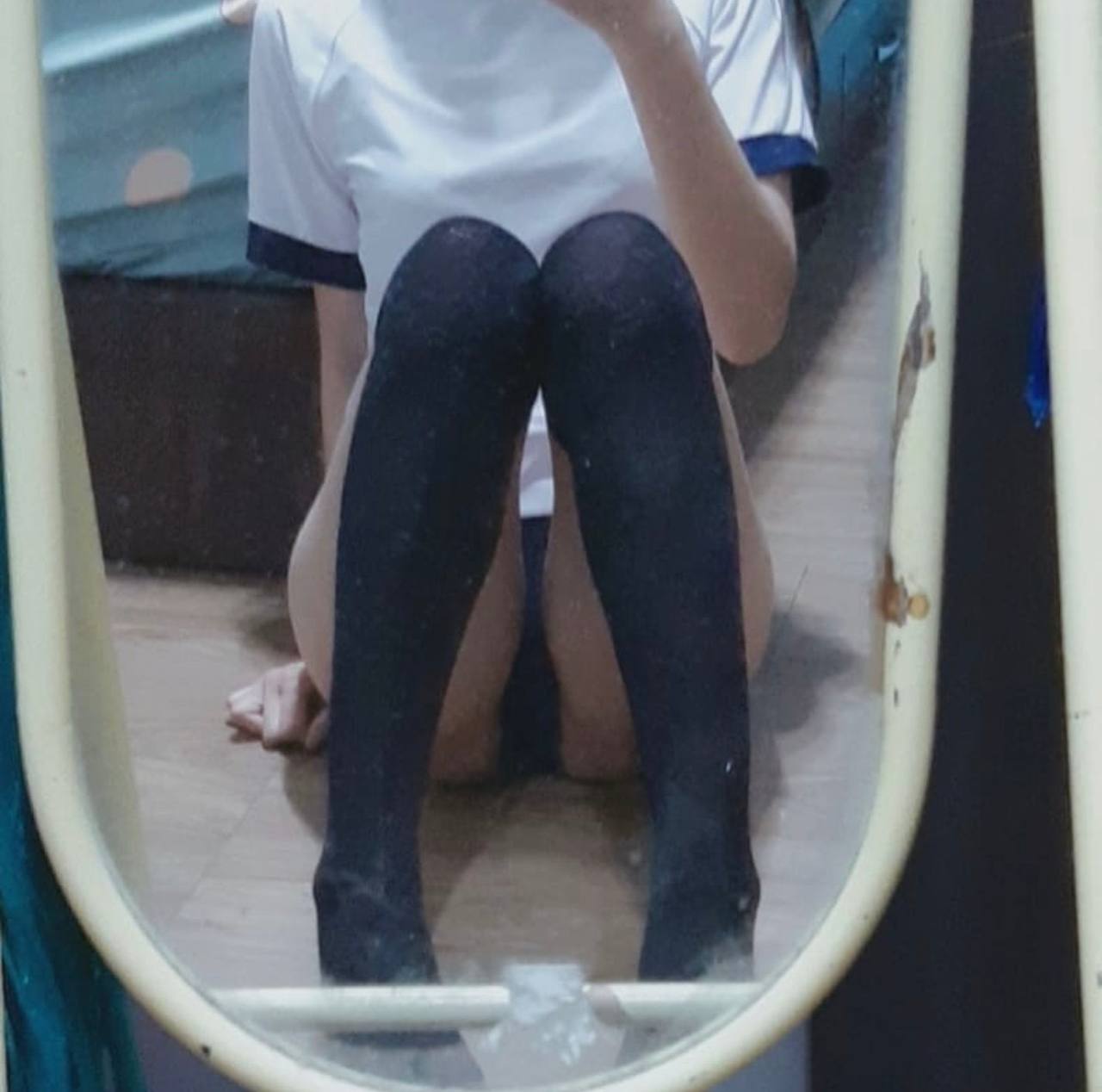 Phang lồn con dâu dễ thương bím hồng