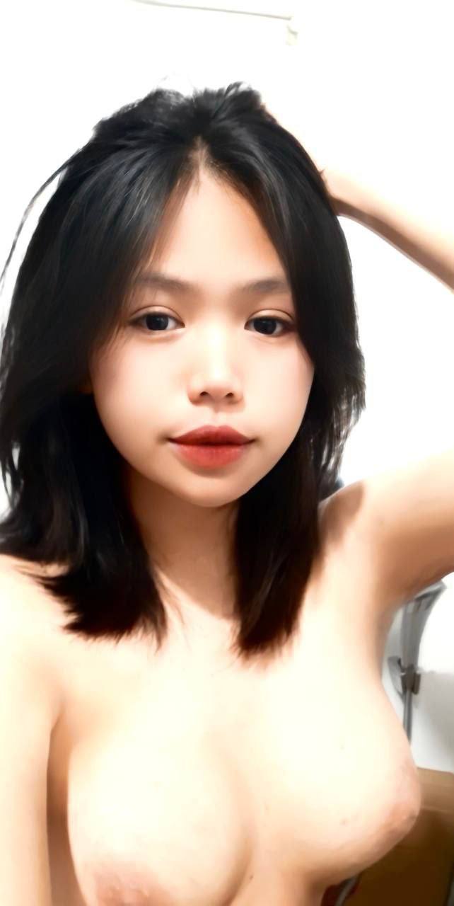 Thấy bố ông xã hay trộm nhìn vú, bạn gái của con trai vô tư cho bố mút luôn